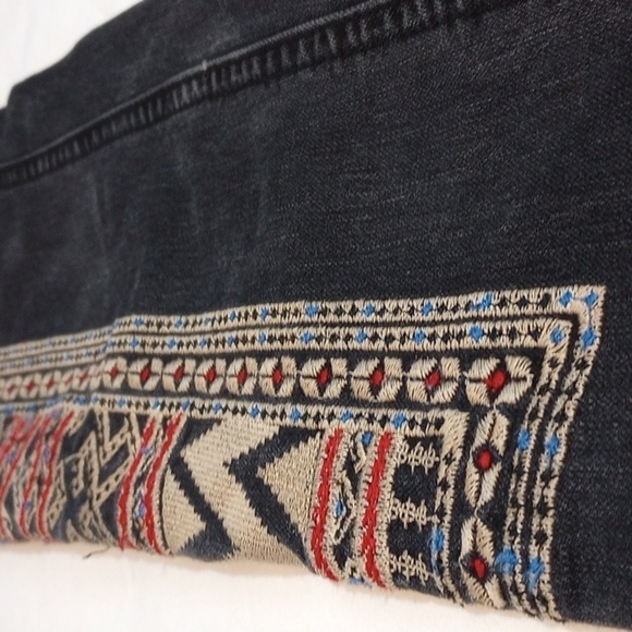 BDG Womens Jeans Sz 26 Embroidered Black Mid Rise Twig Ankle Fall Winter Boots - Picture 3 of 9